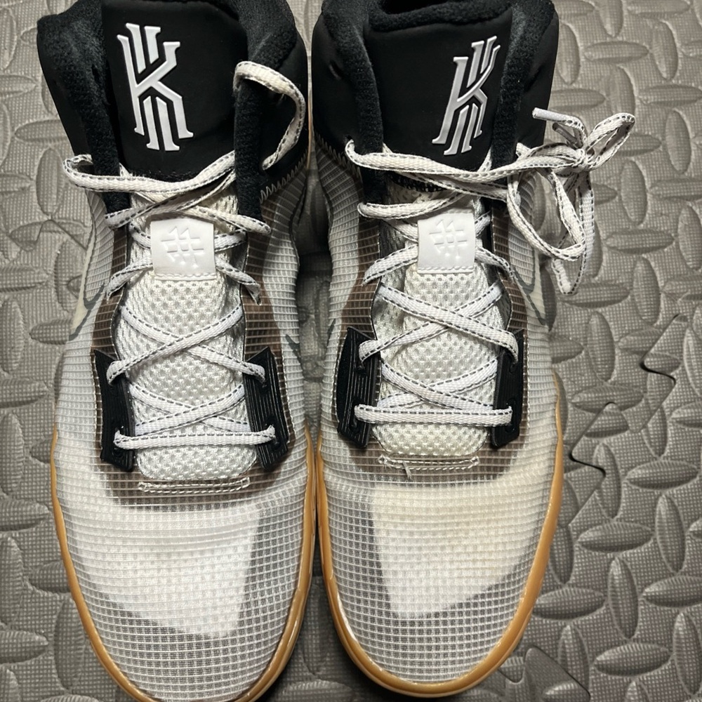 Nike Kyrie Flytrap 4 IV Black Cool Grey Mens Size 11.5 Basketball NEW CT1972-006 - Picture 4 of 9